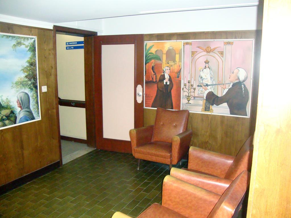 Casa De Retiros N. S. Perpetuo Socorro Otel Guimarães Oda fotoğraf
